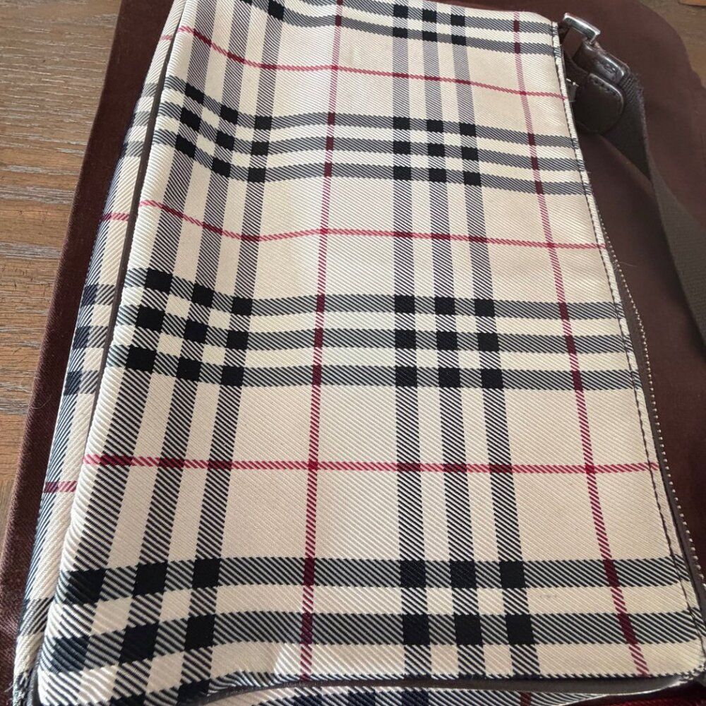 Burberry House Check Crossbody Bag Plaid Canvas Leather Purse Bag - Picture 11 of 14